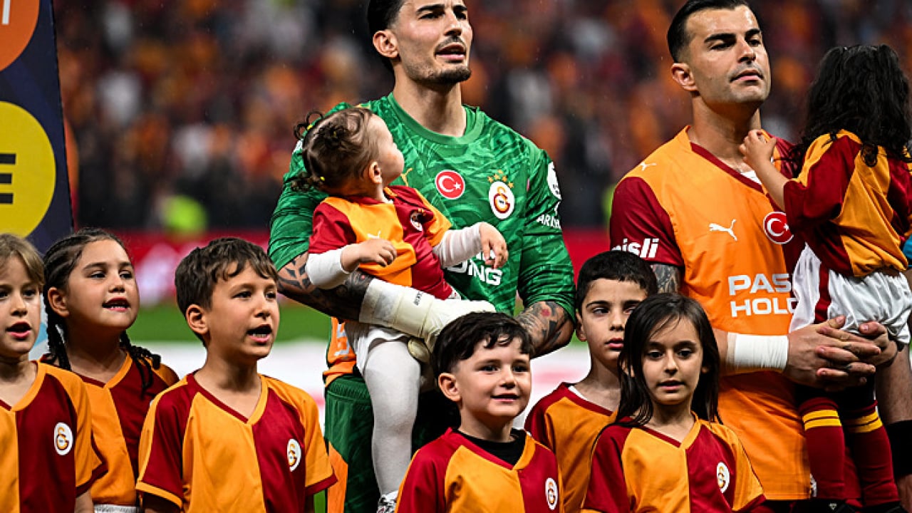 Tek başına takımı sırtladı! Uğurcan Çakır Muslera'yı unutturdu