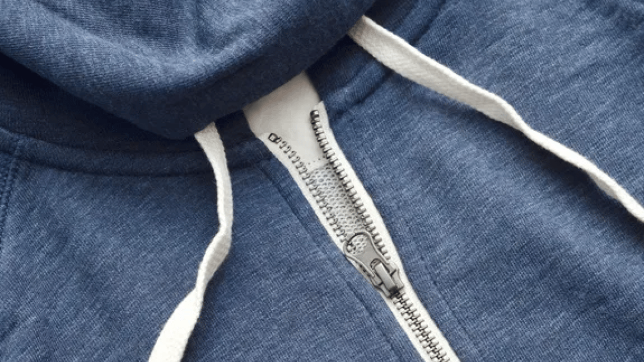 Tek hamlede açmanız mümkün artık: Fermuarı sıkışan kıyafetleri sakın zorlamayın!