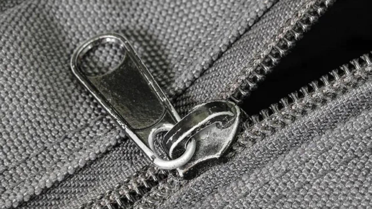 Foto - Tek hamlede açmanız mümkün artık: Fermuarı sıkışan kıyafetleri sakın zorlamayın!