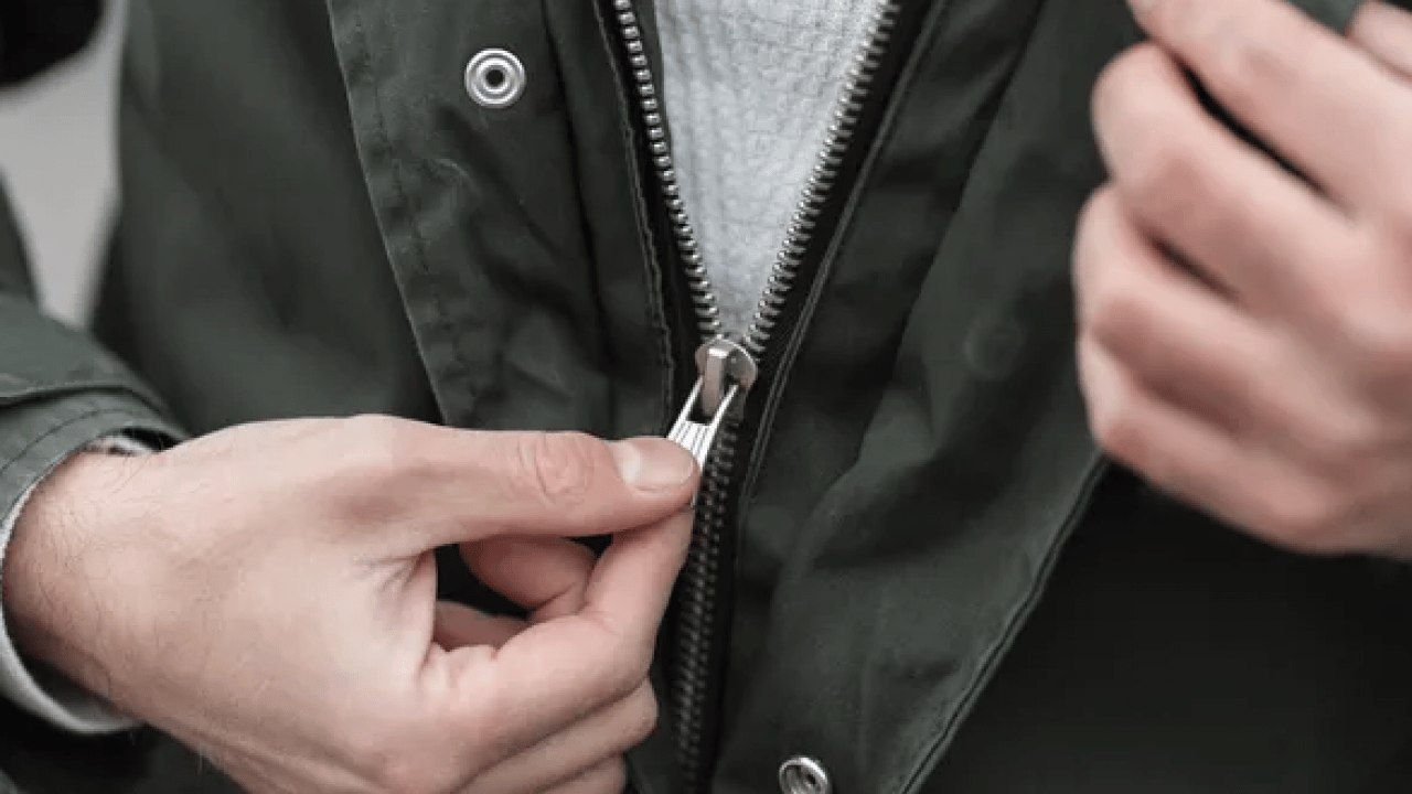 Foto - Tek hamlede açmanız mümkün artık: Fermuarı sıkışan kıyafetleri sakın zorlamayın!