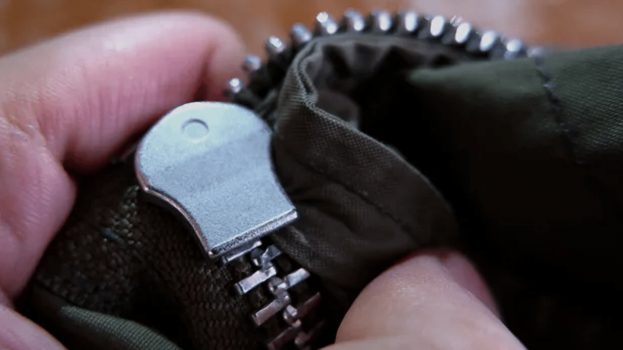 Foto - Tek hamlede açmanız mümkün artık: Fermuarı sıkışan kıyafetleri sakın zorlamayın!