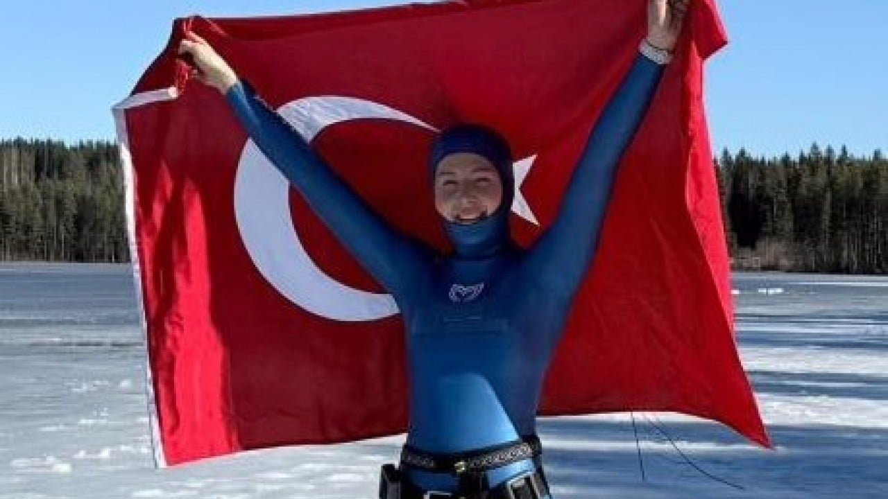 Foto - Tek nefeste 141 metre dalarak dünya rekoru kırdı