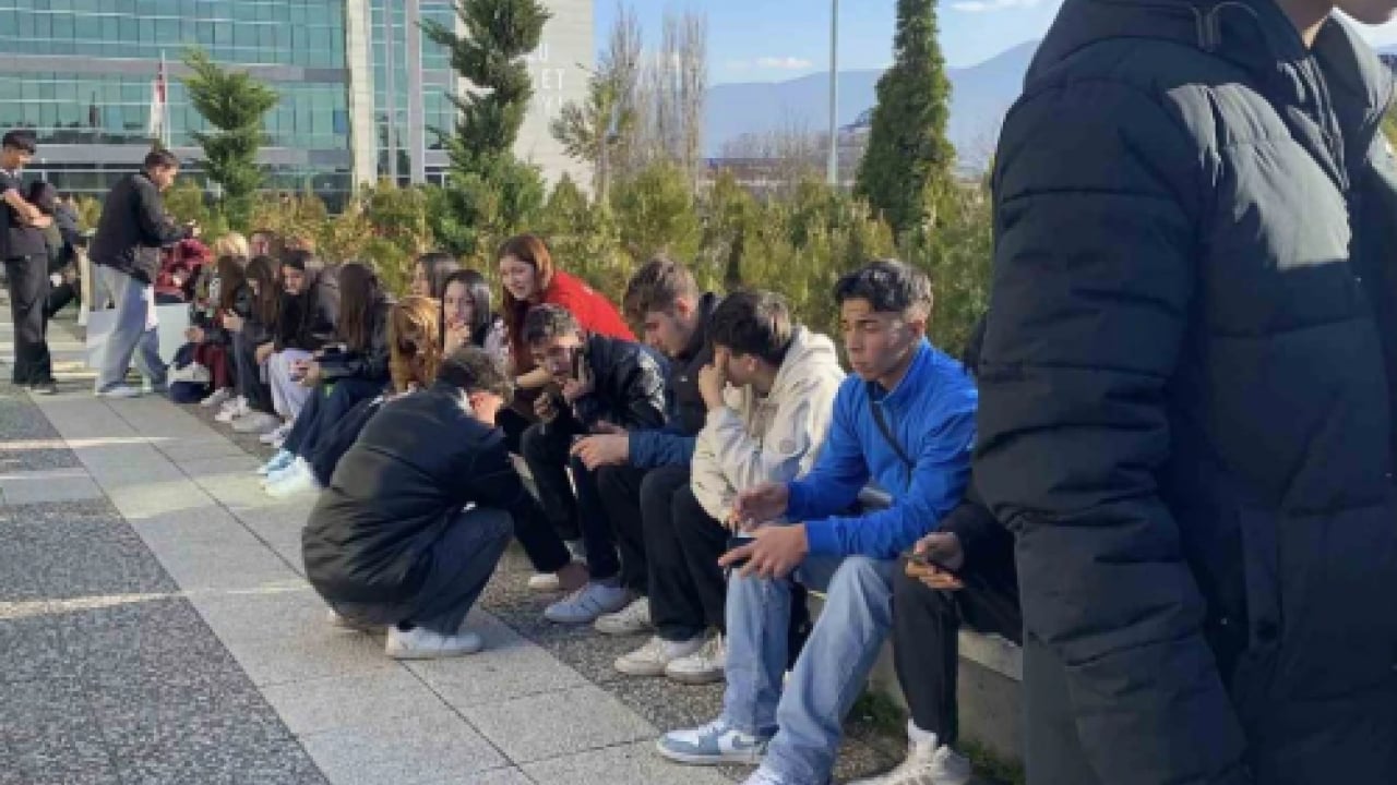 Foto - Tek yumrukla ölümüne neden olmuşlardı: Alperen'i öldüren sanıklara komik ceza!