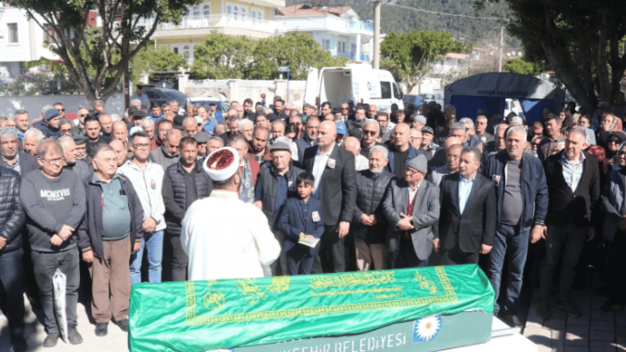 Teknik direktör Engin Fırat son yolculuğuna uğurlandı