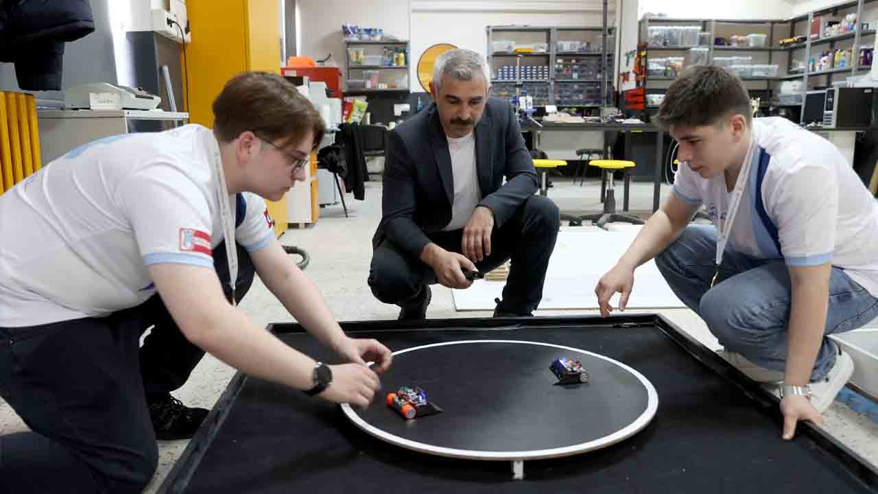 Teknolojide gençlerin ayak sesleri: Türk öğrencilerden ses getiren başarı