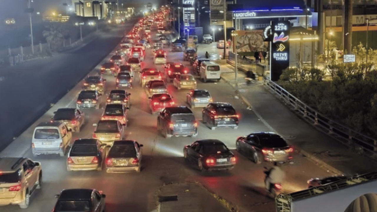 Foto - Tekrar göç etmeye başladılar! Kilometrelerce kuyruk oluşturdular!