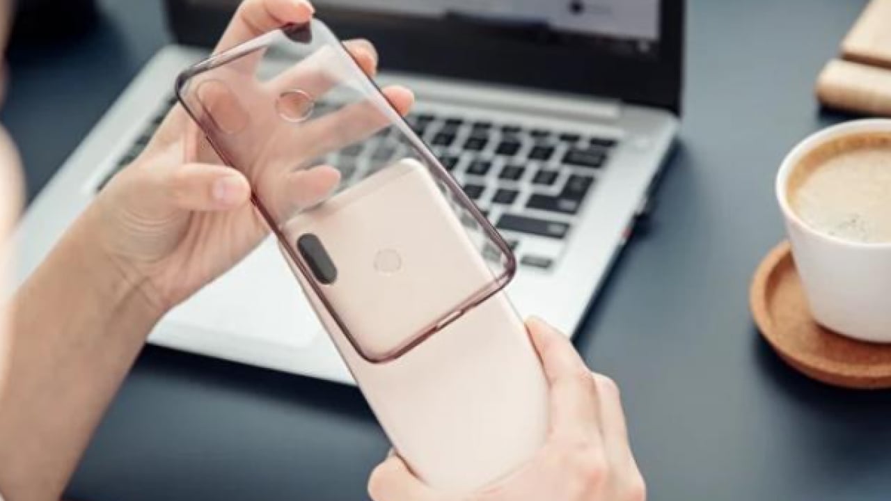 Foto - Telefon kılıfı kullananlar dikkat! Hemen çıkarıp çöpe atın