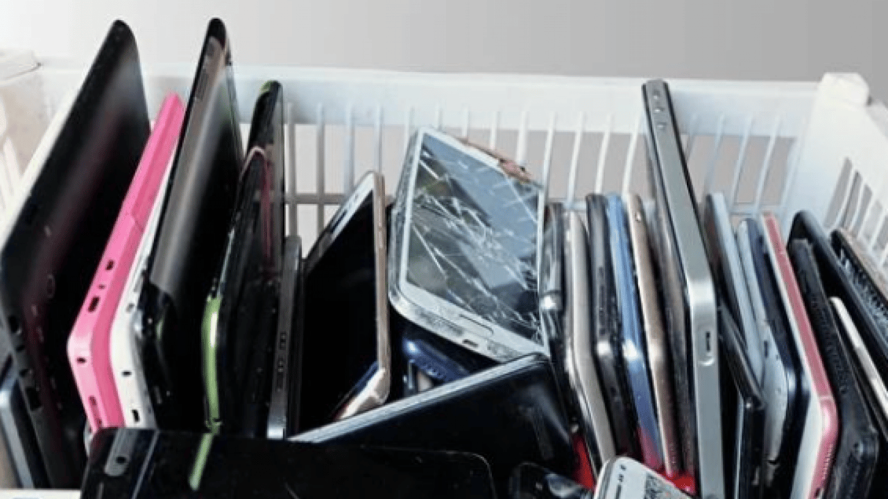 Foto - Telefon kılıfı kullananlar dikkat! Hemen çıkarıp çöpe atın