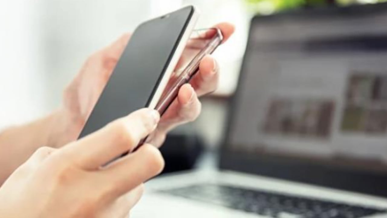 Foto - Telefon kılıfı kullananlar dikkat! Hemen çıkarıp çöpe atın