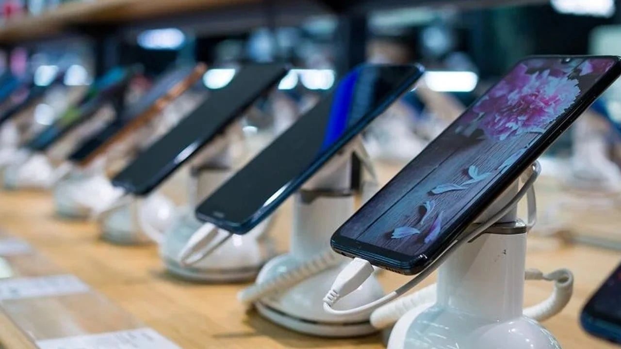 Telefon ve bilgisayar fiyatları fırladı