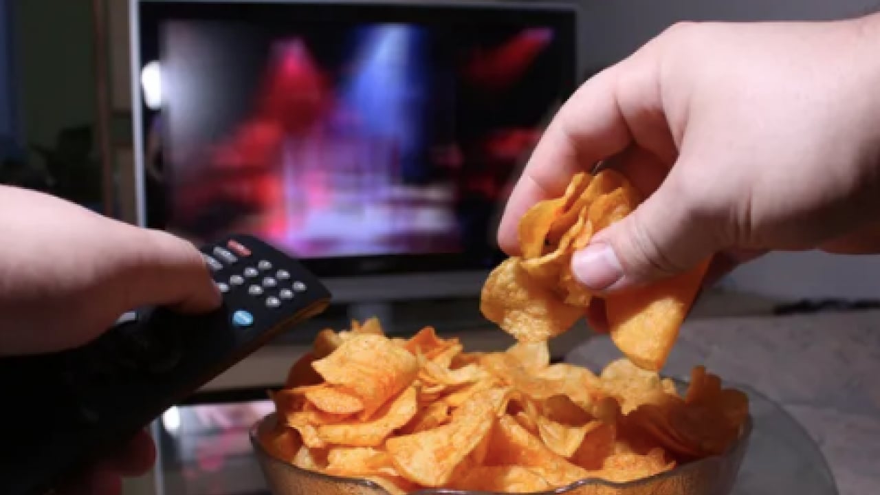 Foto - Televizyon karşısında atıştıranlar dikkat! Erken ölüm riski ve hastalıklar kapıya geliyor...