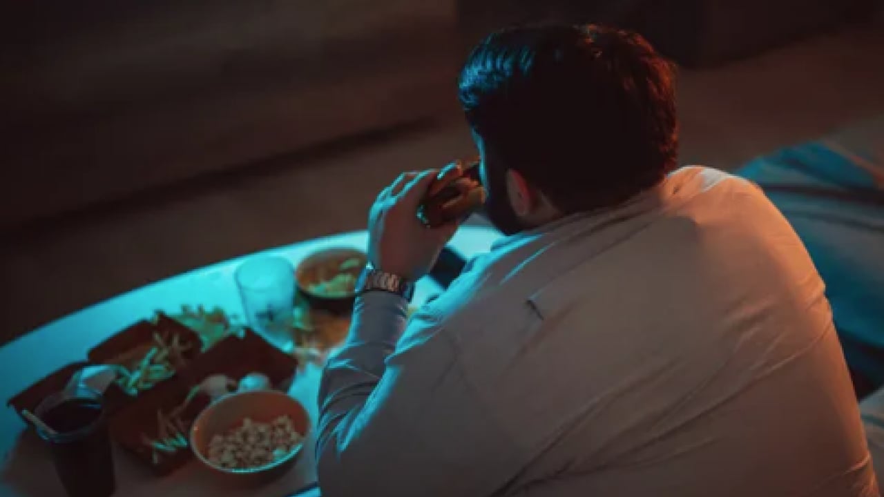 Foto - Televizyon karşısında atıştıranlar dikkat! Erken ölüm riski ve hastalıklar kapıya geliyor...