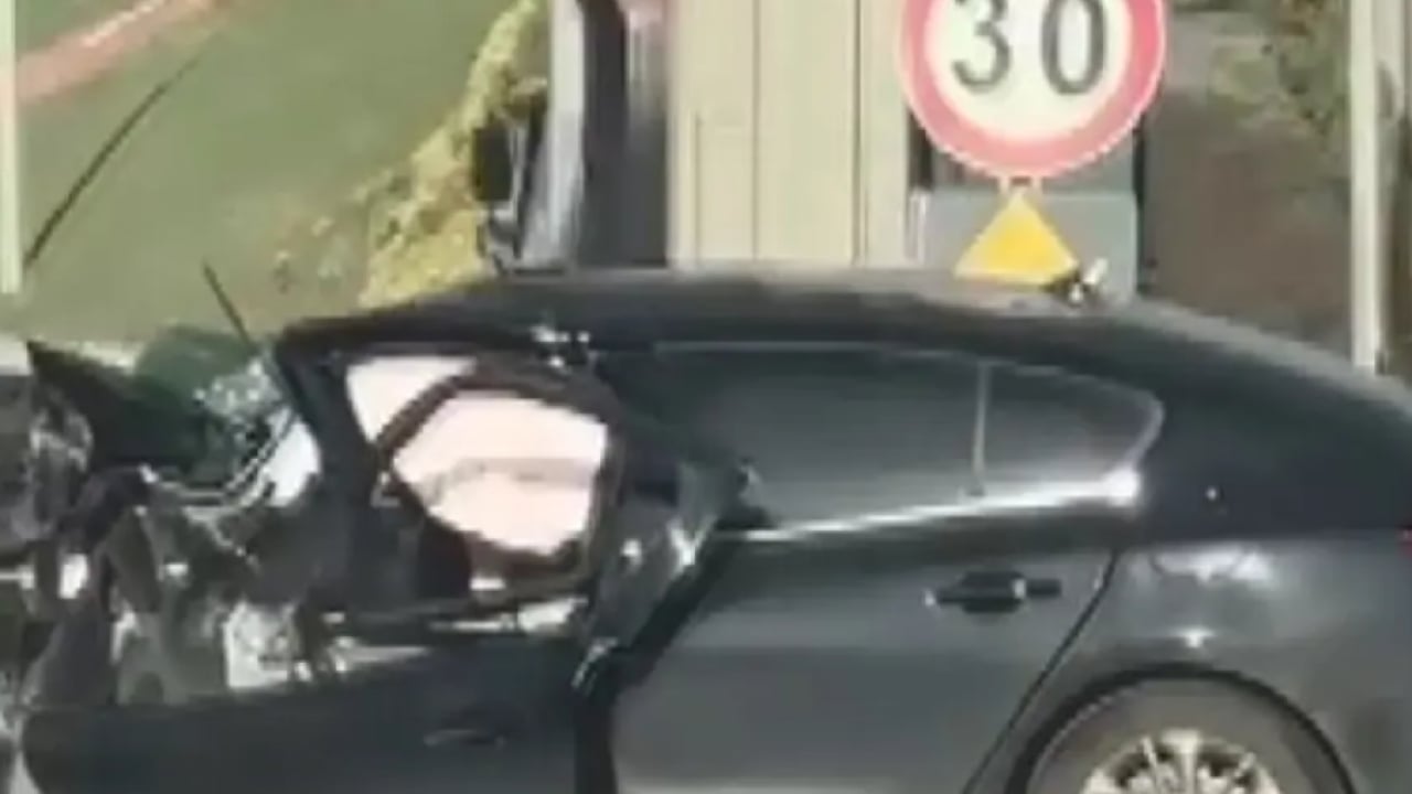 Foto - TEM Otoyolu’nda feci kaza: Beton bariyer anne ile oğlunu hayattan kopardı 