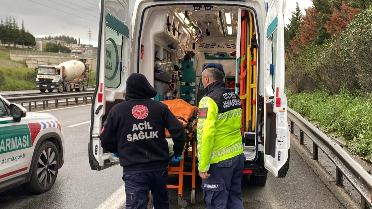 Foto - TEM’de feci kaza! Hayatını kaybedenler var