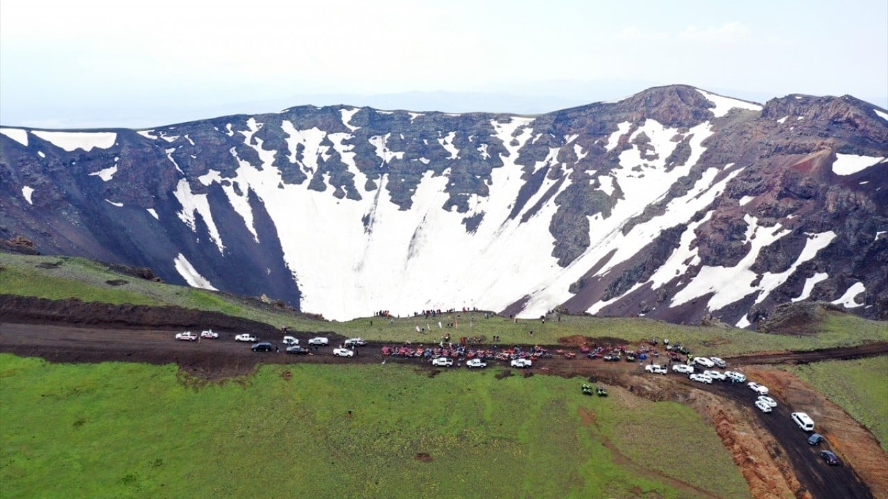 Foto - Tendürek Dağı Ekstrem sporculara ev sahipliği yaptı