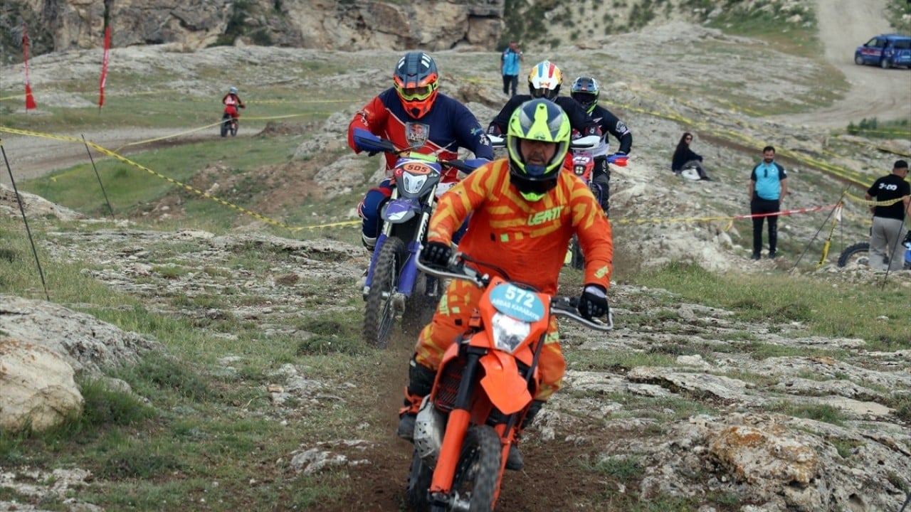 Foto - Tendürek Dağı Ekstrem sporculara ev sahipliği yaptı