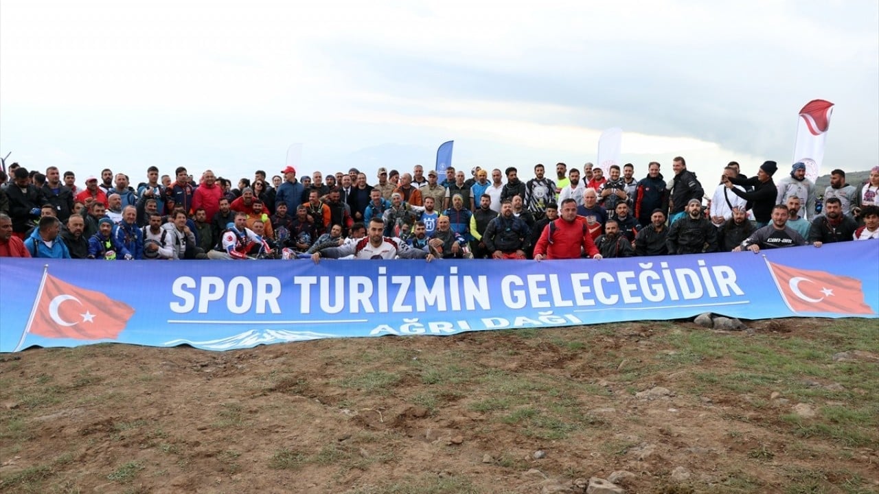 Foto - Tendürek Dağı Ekstrem sporculara ev sahipliği yaptı