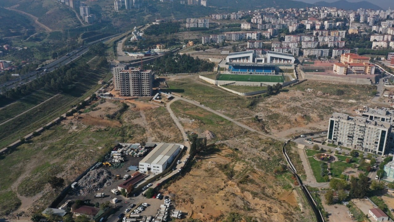Foto - ‘Terlik koysan ona oy veririm’ inadının sonu! Vatandaş ev istiyor CHP çöp döküyor