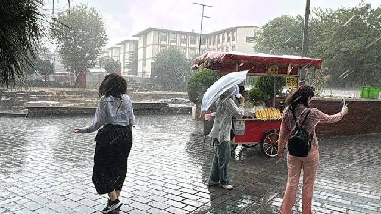 Foto - Termometre 35'i geçecek Aşırı sıcak ve sağanak uyarısı