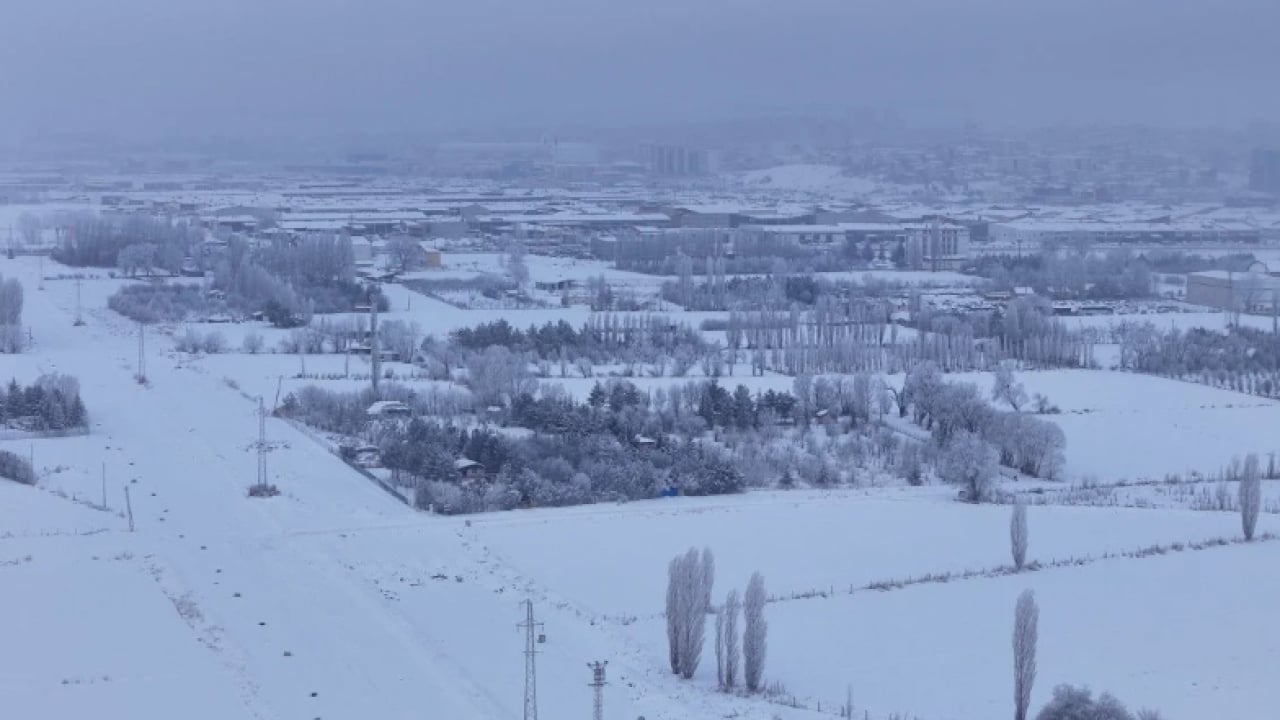 Foto - Termometre eksi 22'yi gösterdi: Bütün şehirde hayat dondu!