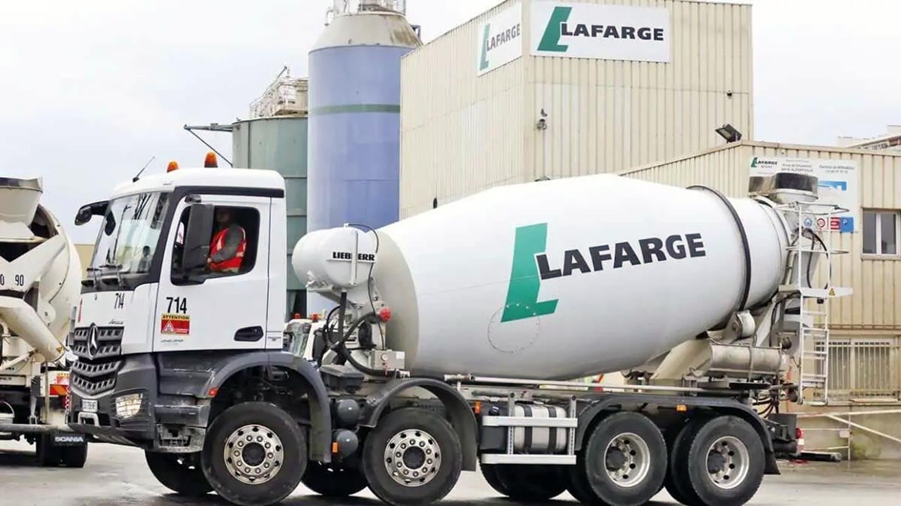 Foto - Terör örgütüyle iş çeviren Lafarge, istihbarat servisiyle kol kolaymış