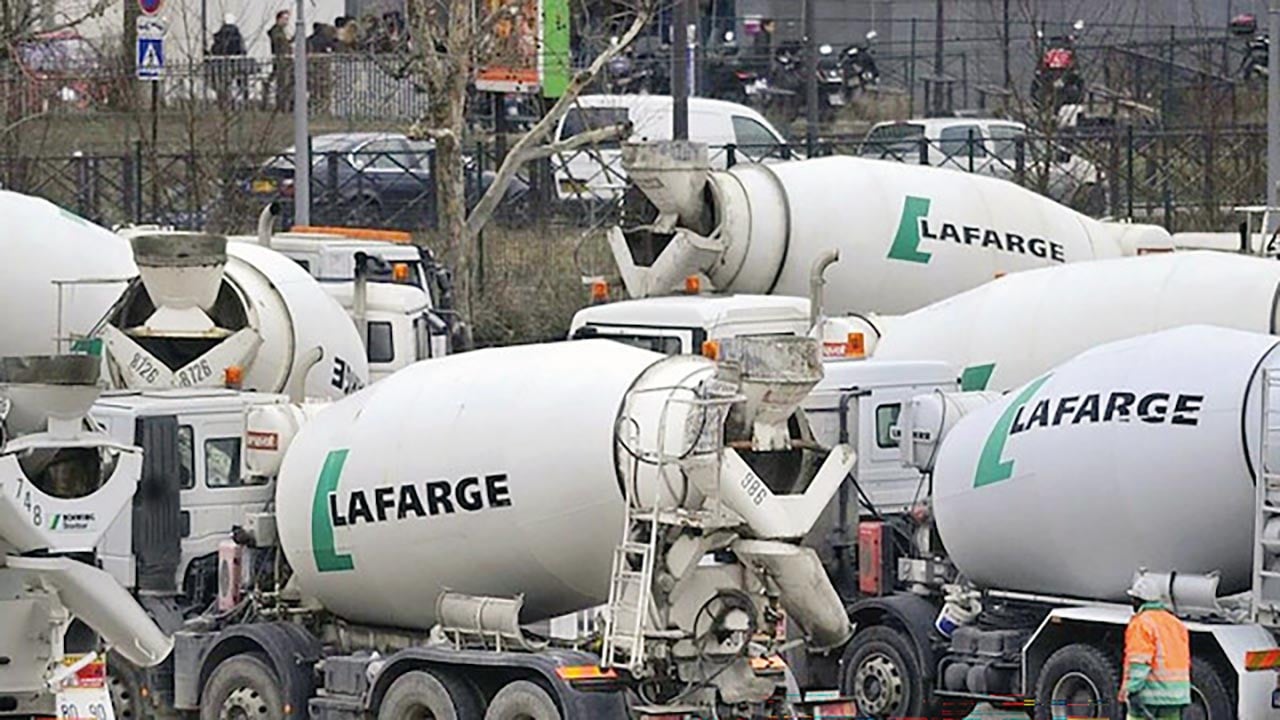 Foto - Terör örgütüyle iş çeviren Lafarge, istihbarat servisiyle kol kolaymış