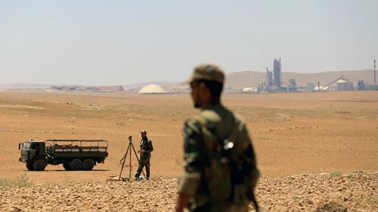 Foto - Terör örgütüyle iş çeviren Lafarge, istihbarat servisiyle kol kolaymış