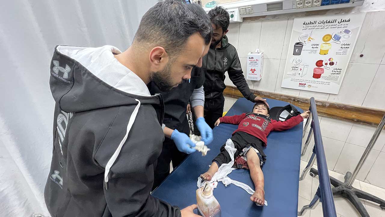 Foto - Terörist İsrail'den ramazan günü kalleşlik