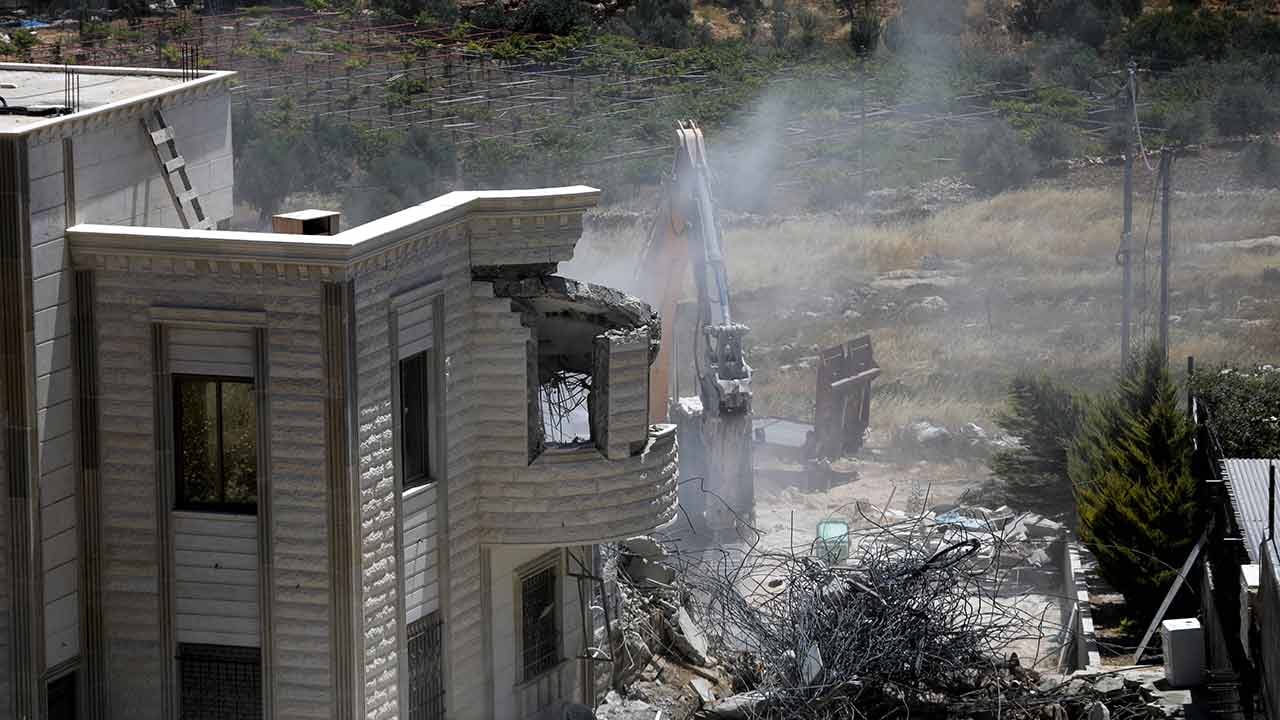 Foto - Teröristler yine evleri yıktı! İşgal genişliyor