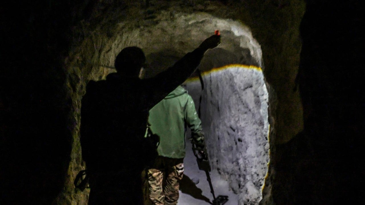 Foto - Teröristlerin kazdığı tünelden neler çıktı neler! Bu da Terör örgütü YPG metrosu