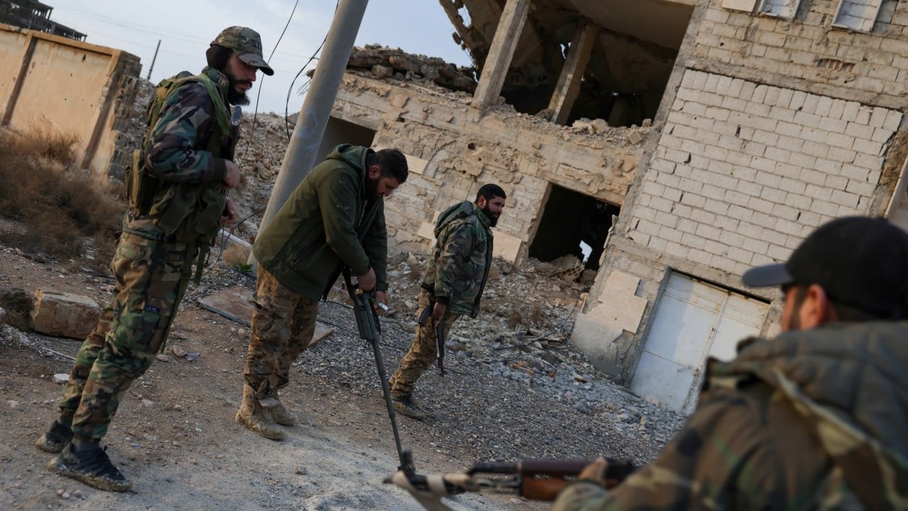 Foto - Teröristlerin kazdığı tünelden neler çıktı neler! Bu da Terör örgütü YPG metrosu