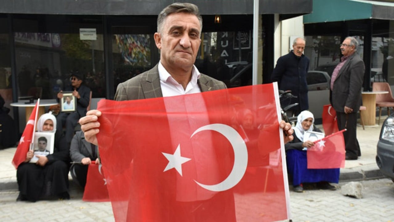 Foto - Terörsüz Türkiye sürecinden en çok onların beklentisi var... Vanlı aileler evlat nöbetine devam ediyor