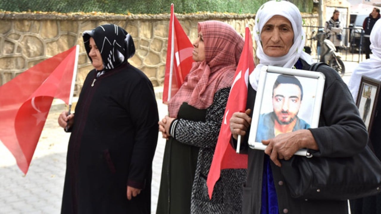 Foto - Terörsüz Türkiye sürecinden en çok onların beklentisi var... Vanlı aileler evlat nöbetine devam ediyor