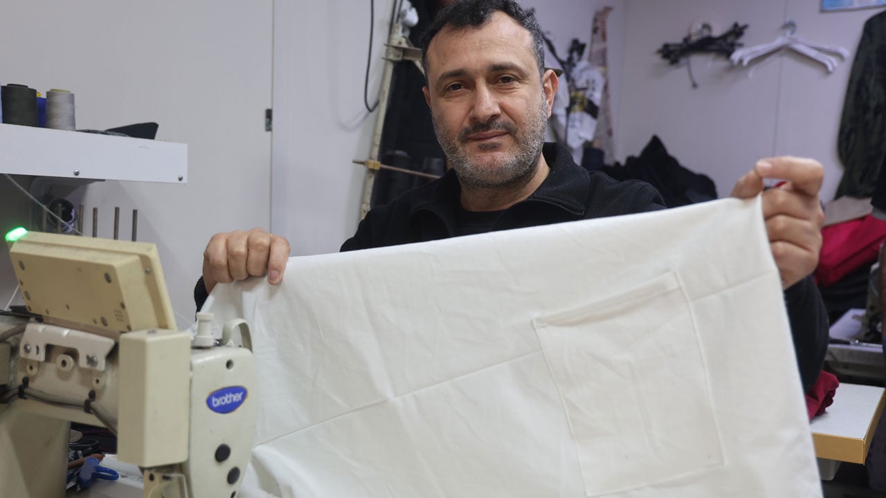 Foto - Terziden cimri müşterilere gönderme... Bu terzide kefene cep dikiliyor! 