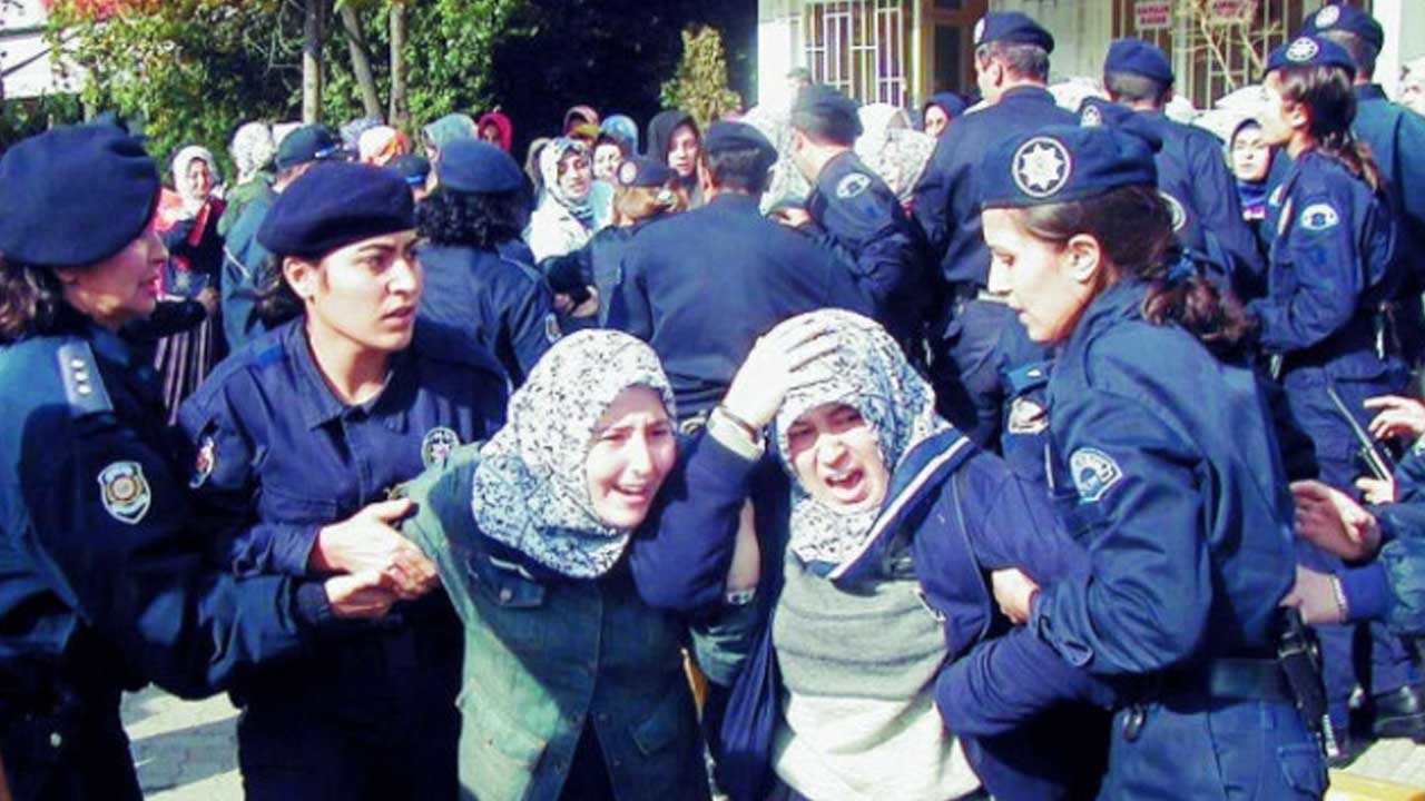 Foto - Teşekkürler Erdoğan! 28 Şubat süreci mağduru başörtülü öğretmenler, öğrencilerine kavuştu