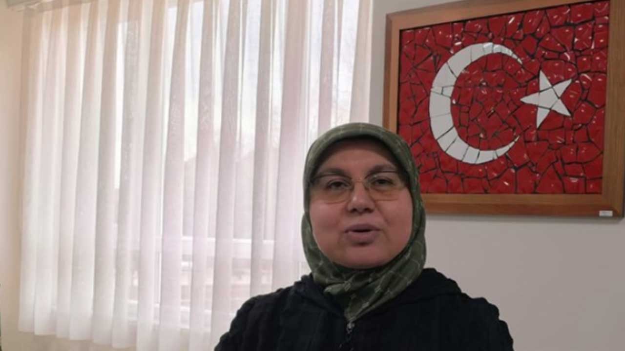 Foto - Teşekkürler Erdoğan! 28 Şubat süreci mağduru başörtülü öğretmenler, öğrencilerine kavuştu