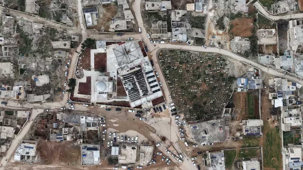 Foto - Teşekkürler Erdoğan! Türkiye'den Suriye'ye vefa eli: Hazreti Ömer'in torunu Ömer bin Abdülaziz Türbesi restore edildi