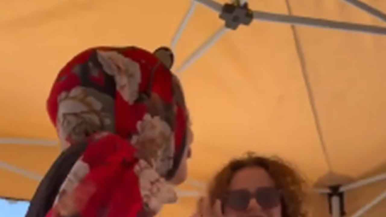 Foto - 'Tesettürle sen rahat gez diye nice tesettürlü büyüğün hamile karnına tekme yedi'