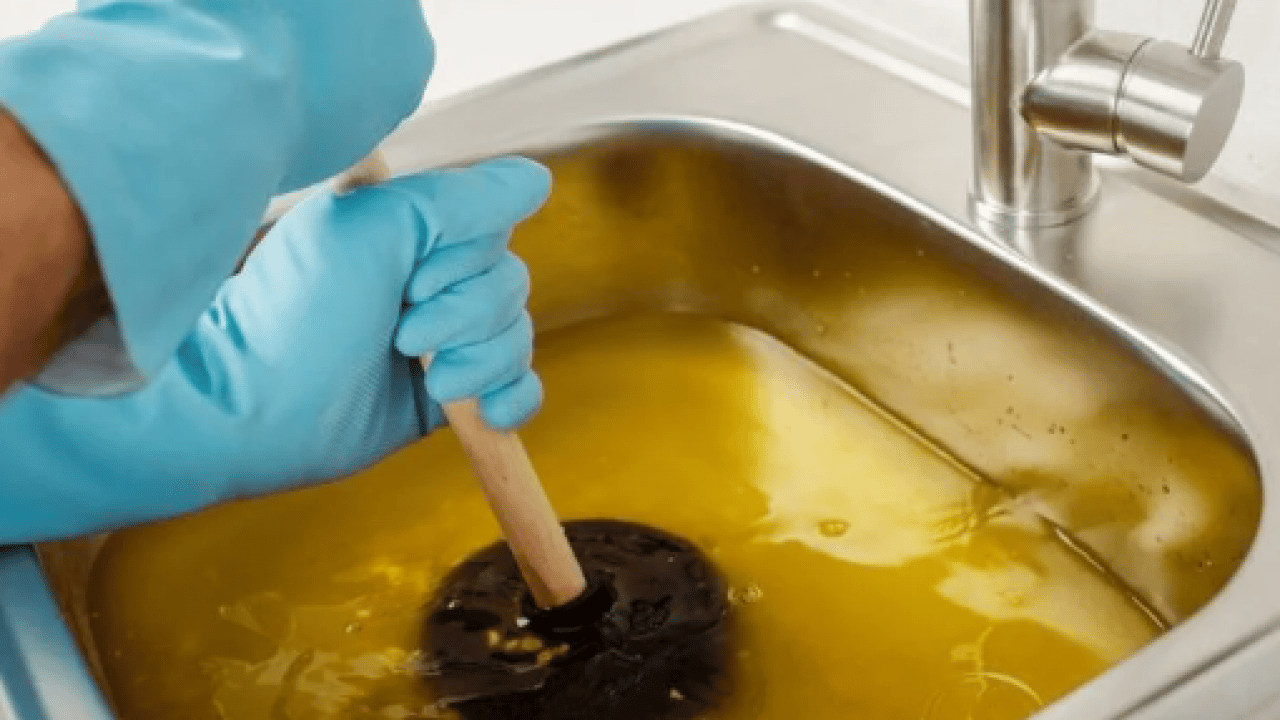 Tesisatçıları işinden edecek yöntem! Tıkalı lavaboları açmanın doğal yolu