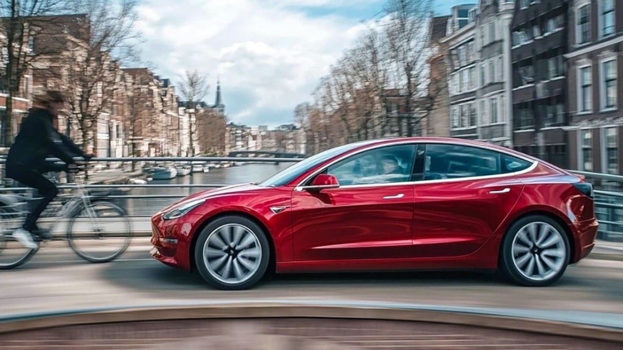 Foto - Tesla FSD Avrupa Yollarını Fethetti: Türkiye Bekleyişi Sürüyor!