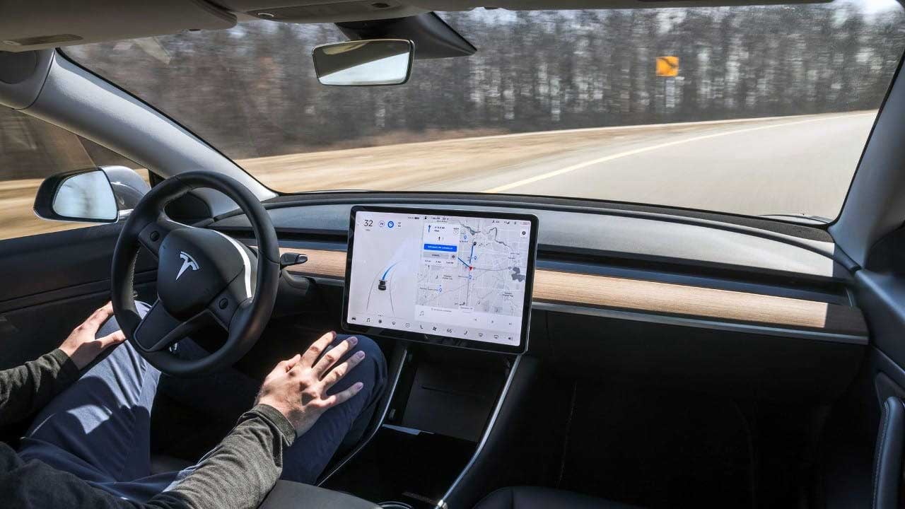 Foto - Tesla otopilotu standart paketten çıkardı! İnsanları inek gibi sağacaklar