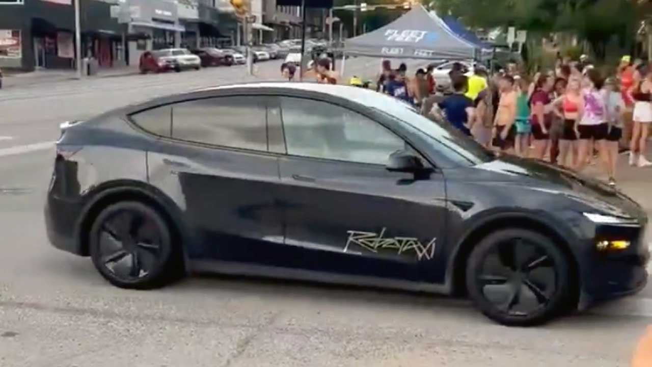 Foto - Tesla, robotaksiler için düğmeye bastı! Artı yanlarında insan yok