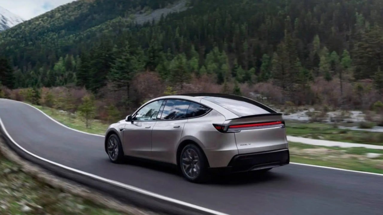 Foto - Tesla şaşırttı! Wi-Fi beklemeden devreye girdi