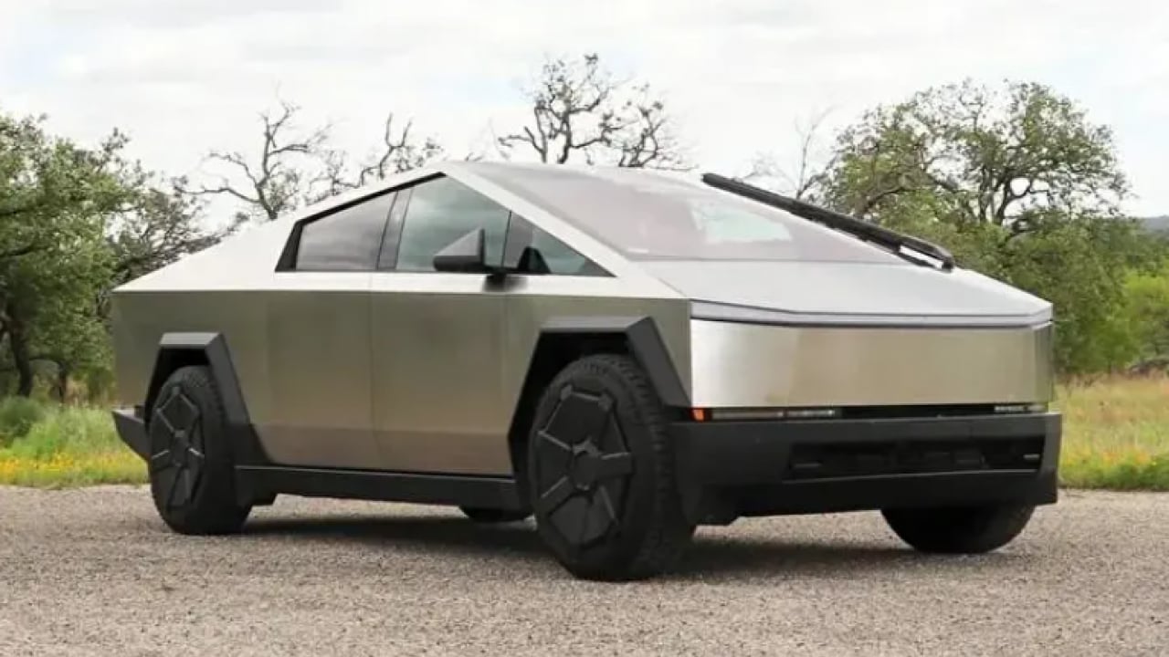Foto - Tesla sürücüsüne büyük şok: Servis faturasını görünce gözlerine inanamadı!