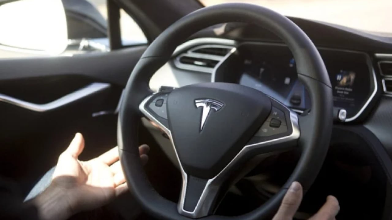Tesla'nın otopilotu 76 yaşındaki kadının sonu oldu! Yetkililerden açıklama geldi!