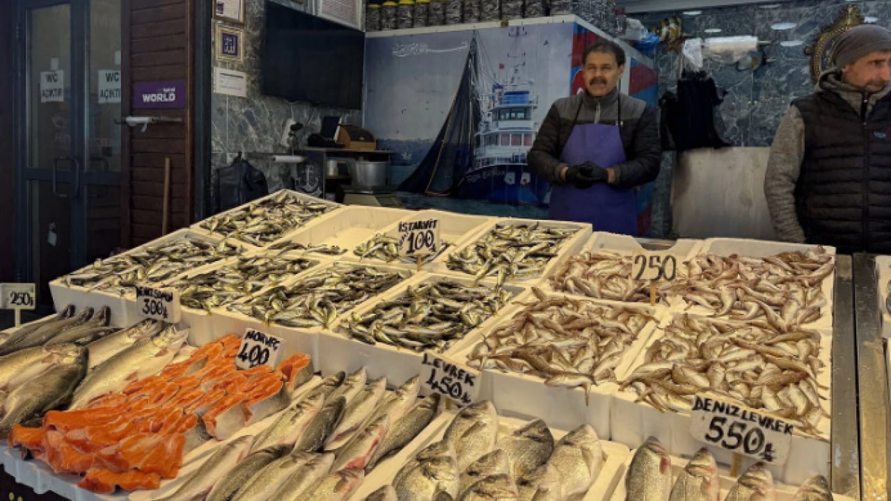 Foto - Tezgahlar doldu taştı! Hamsinin fiyatı yüzleri güldürdü
