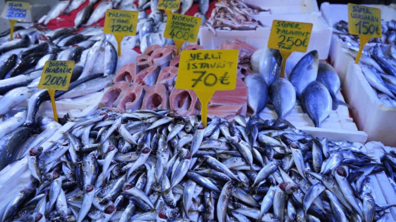 Foto - Tezgahlar şenlendi! Sezon sonu istavritin kilosu 70 TL'ye düştü