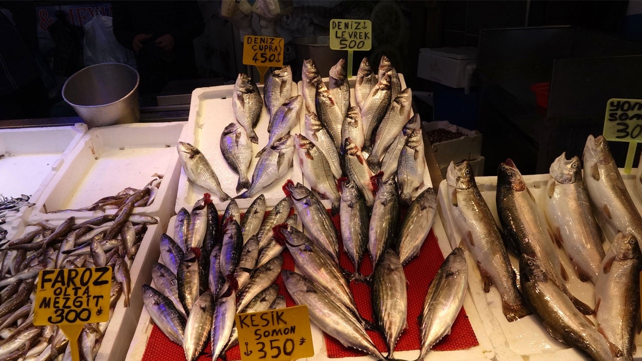 Foto - Tezgahlarda balık bolluğu! Hamsi fiyatı düşüşe geçti