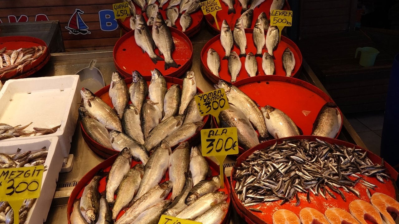 Foto - Tezgahlarda balık bolluğu! Hamsi fiyatı düşüşe geçti