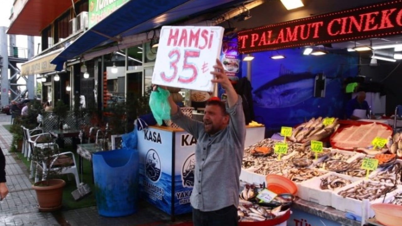 Foto - Tezgahlarda bolluk var! Hamsinin fiyatını duyan koşarak geldi